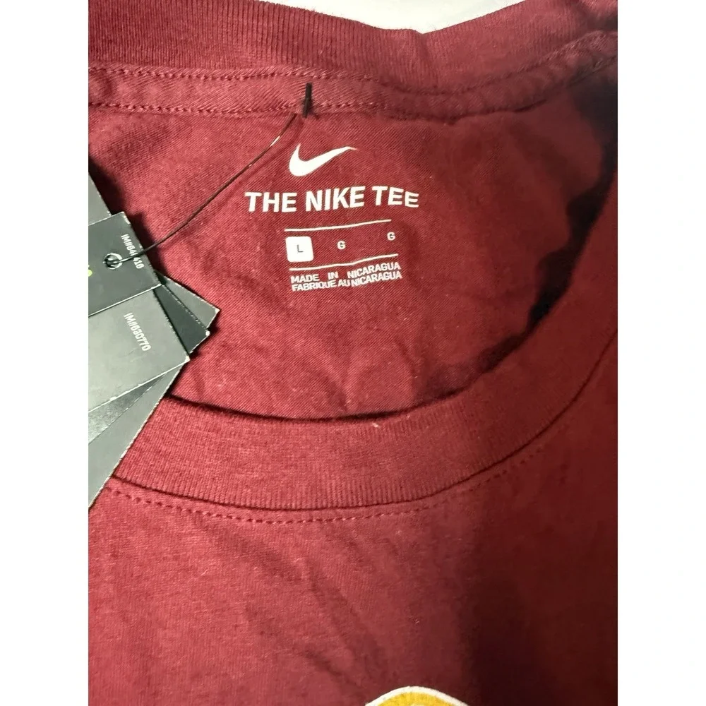 Washington Redskins Nike Tee, Chase Young #99 Men's Large T-shirt